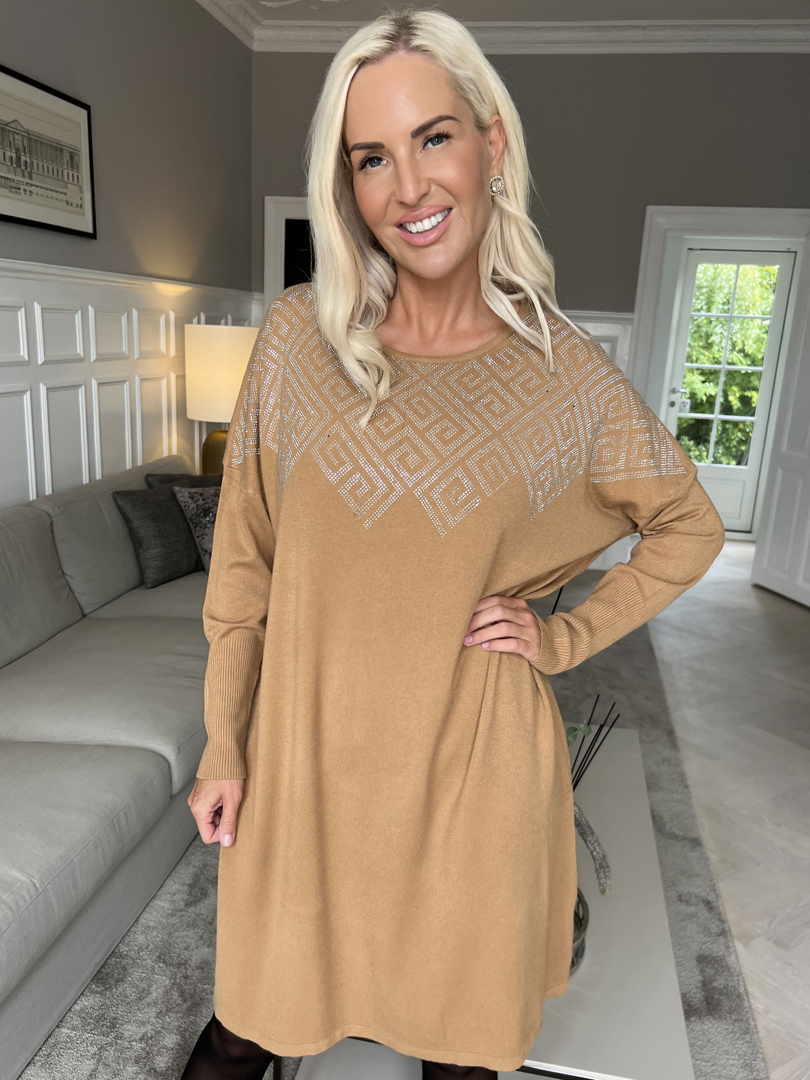 Luna - Blød strikkjole med similisten